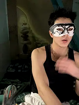 anhkiet huang online show from 10/26/25, 03:51