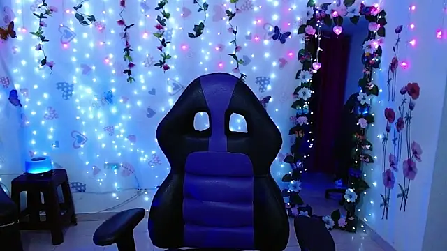 Snapshot of carol_20 chatting on 11/06/25, 02:45 carol 20 online show from 11/06/25, 02:45