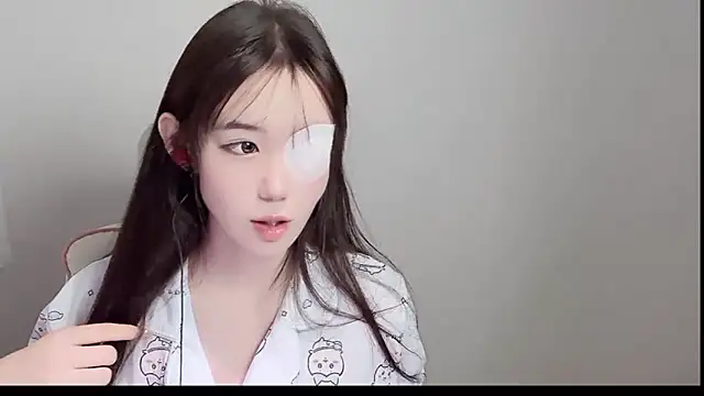 Xiao-runbao online show from 10/14/25, 01:56