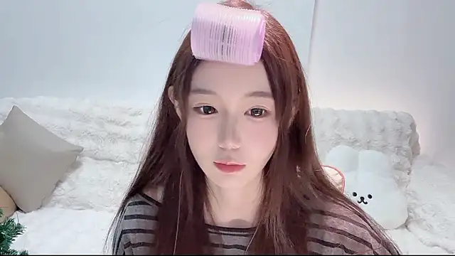 Xiao-runbao online show from 11/03/25, 10:05