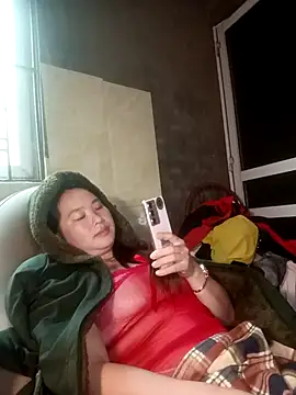 suki-lady online show from 10/24/25, 02:19