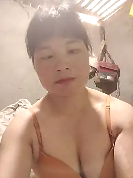 kute-00 online show from 09/18/25, 04:47