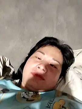 kute-00 online show from 10/13/25, 01:55