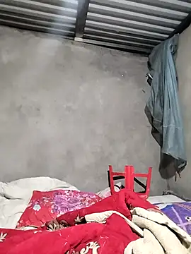 kute-00 online show from 11/10/25, 09:58