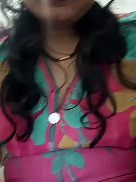 Snapshot of monu_bhabi chatting on 02/07/26, 04:33 monu bhabi online show from 02/07/26, 04:33