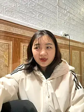 Snapshot of Lonnina chatting on 11/01/25, 07:32 Lonnina online show from 11/01/25, 07:32