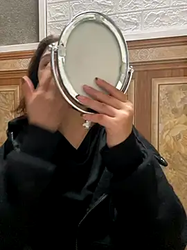 Snapshot of Lonnina chatting on 11/05/25, 07:30 Lonnina online show from 11/05/25, 07:30