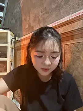 Snapshot of Lonnina chatting on 11/06/25, 08:59 Lonnina online show from 11/06/25, 08:59