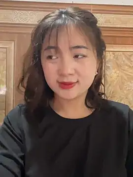 Snapshot of Lonnina chatting on 11/16/25, 03:45 Lonnina online show from 11/16/25, 03:45