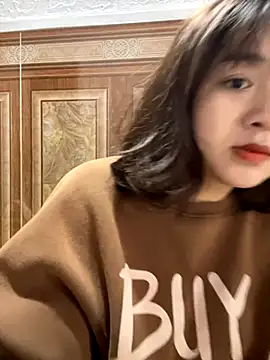 Snapshot of Lonnina chatting on 11/17/25, 02:28 Lonnina online show from 11/17/25, 02:28