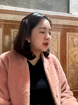 Snapshot of Lonnina chatting on 11/20/25, 02:45 Lonnina online show from 11/20/25, 02:45