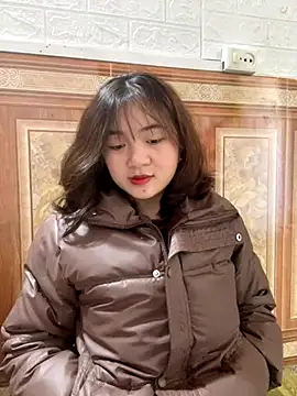 Snapshot of Lonnina chatting on 11/26/25, 03:07 Lonnina online show from 11/26/25, 03:07