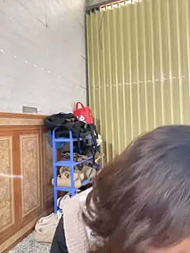 Snapshot of Lonnina chatting on 12/01/25, 07:13 Lonnina online show from 12/01/25, 07:13