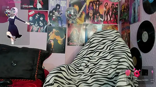 Snapshot of Avril_Maria chatting on 10/29/25, 06:42 Avril Maria online show from 10/29/25, 06:42