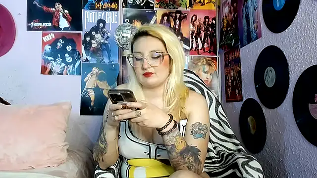 Avril Maria online show from 07/25/26, 07:22