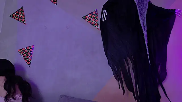 Laura and Kevin online show from 11/07/25, 01:33