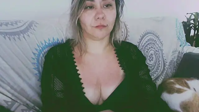 Emma Agostini online show from 09/18/25, 10:23