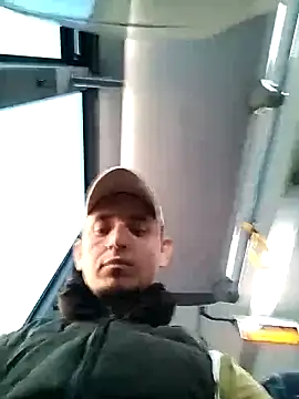 Snapshot of JuanD_vero chatting on 10/16/25, 03:13 JuanD vero online show from 10/16/25, 03:13