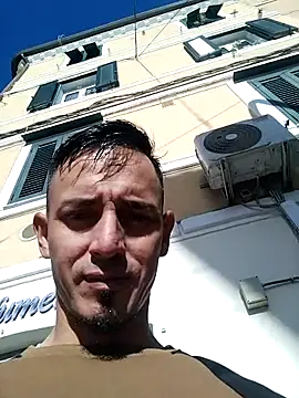 Snapshot of JuanD_vero chatting on 10/24/25, 01:18 JuanD vero online show from 10/24/25, 01:18