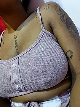 Snapshot of kdfoxxx chatting on 09/20/25, 01:50 kdfoxxx online show from 09/20/25, 01:50