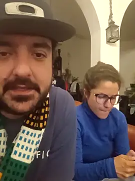 CasalTopaTudo online show from 09/18/25, 10:45