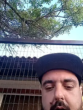 Snapshot of CasalTopaTudo chatting on 10/10/25, 09:03 CasalTopaTudo online show from 10/10/25, 09:03