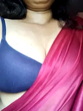 SoftButDeadly0 online show from 10/10/25, 10:14