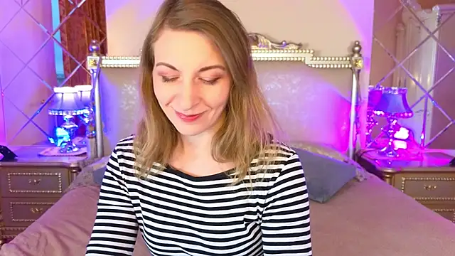 Snapshot of Katherine_Loveau chatting on 11/25/25, 04:34 Katherine Loveau online show from 11/25/25, 04:34