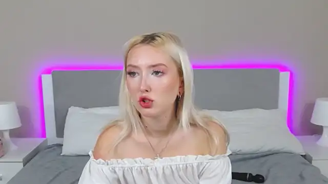 MarianeSun online show from 09/16/25, 04:02