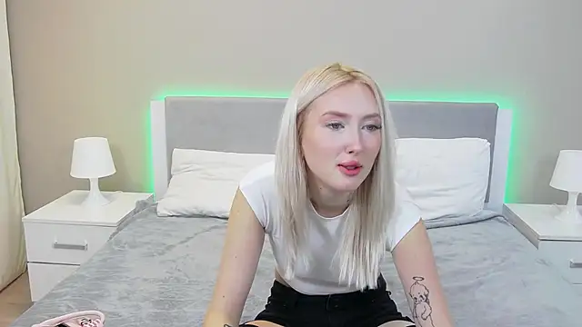 MarianeSun online show from 09/25/25, 04:05