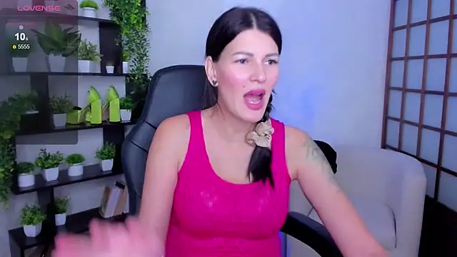 Snapshot of O1d_Lady chatting on 10/10/25, 08:57 O1d Lady online show from 10/10/25, 08:57