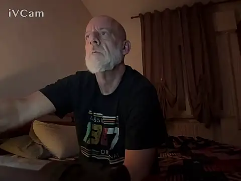 Snapshot of Pigna16PSRN chatting on 04/10/26, 01:11 Pigna16PSRN online show from 04/10/26, 01:11