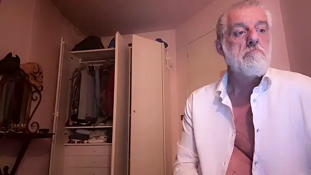 Snapshot of Pigna16PSRN chatting on 05/22/26, 09:31 Pigna16PSRN online show from 05/22/26, 09:31