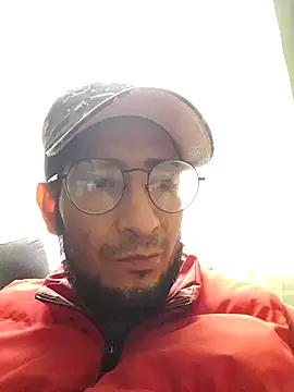 Snapshot of Bri25 chatting on 10/25/25, 06:24 Bri25 online show from 10/25/25, 06:24