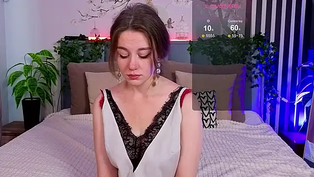 SkyHelen online show from 10/06/25, 05:27