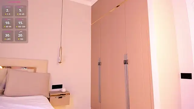 yummmymommy online show from 09/29/25, 01:49