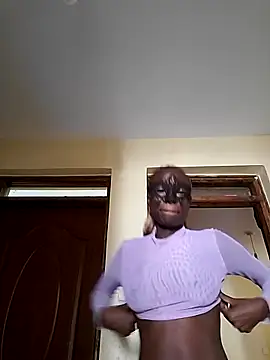 Snapshot of _Uphele chatting on 02/15/26, 12:25 Uphele online show from 02/15/26, 12:25