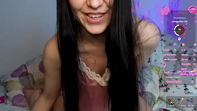 Snapshot of Veliora chatting on 11/30/25, 01:59 Veliora online show from 11/30/25, 01:59