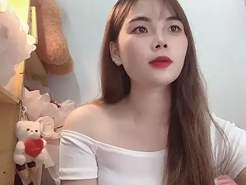 Snapshot of Pony898 chatting on 11/10/25, 04:28 Pony898 online show from 11/10/25, 04:28