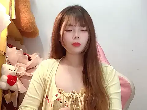 Snapshot of Pony898 chatting on 12/02/25, 01:05 Pony898 online show from 12/02/25, 01:05