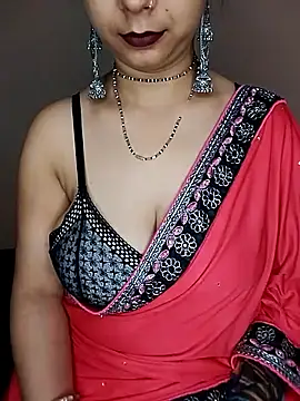 Snapshot of Oh_011 chatting on 10/25/25, 04:02 Oh 011 online show from 10/25/25, 04:02