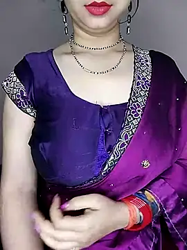 Snapshot of Oh_011 chatting on 11/08/25, 01:28 Oh 011 online show from 11/08/25, 01:28