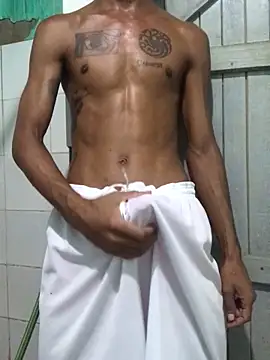 Snapshot of lcsexy45 chatting on 02/14/26, 04:15 lcsexy45 online show from 02/14/26, 04:15