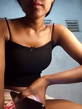 Snapshot of venuki_ihalagamage chatting on 03/05/26, 05:20 venuki ihalagamage online show from 03/05/26, 05:20