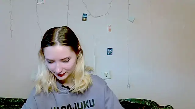 Snapshot of _kikiclark__ chatting on 09/26/25, 08:29 kikiclark online show from 09/26/25, 08:29