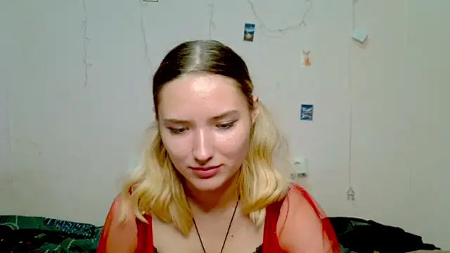 Snapshot of _kikiclark__ chatting on 09/26/25, 08:35 kikiclark online show from 09/26/25, 08:35