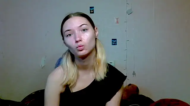 Snapshot of _kikiclark__ chatting on 10/09/25, 12:14 kikiclark online show from 10/09/25, 12:14