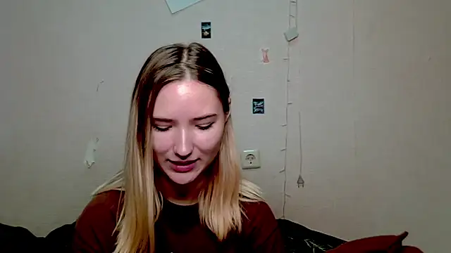 Snapshot of _kikiclark__ chatting on 10/10/25, 08:52 kikiclark online show from 10/10/25, 08:52