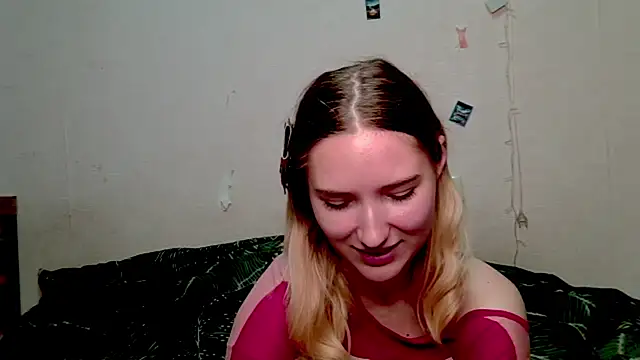 Snapshot of _kikiclark__ chatting on 10/16/25, 08:54 kikiclark online show from 10/16/25, 08:54