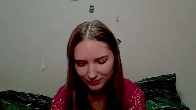 Snapshot of _kikiclark__ chatting on 10/21/25, 08:53 kikiclark online show from 10/21/25, 08:53